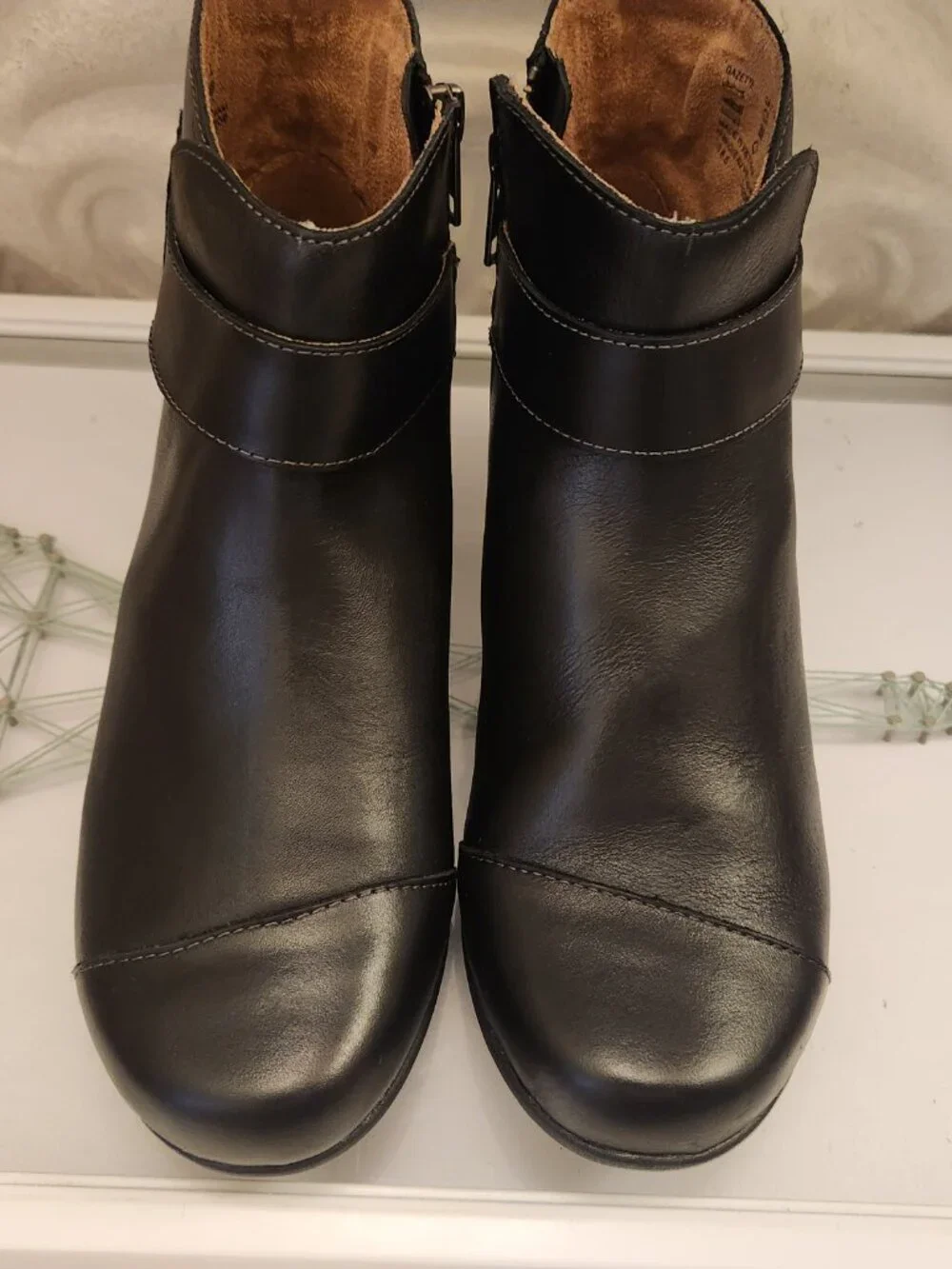 TAOS Black Leather 